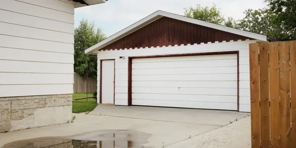 Attached or Unattached Garage